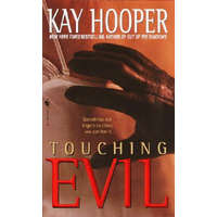  Touching Evil – Kay Hooper