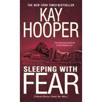  Sleeping with Fear – Kay Hooper