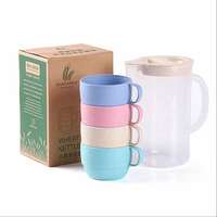 TOO TOO KT-108 4db-os vegyes színekben búzaszalma műanyag bögre szett kancsóval, 13,5×20 cm