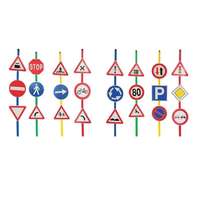 Közlekedési jelzőtábla készlet 24 táblával 12 tartótalppal 12 oszloppal 48 részes