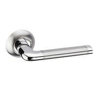 Gomboss/Perfekto Rush Comfort Körrozettás Kilincsgarnitúra Fényes És Matt Króm Csak Kilincs Felső Rozetta