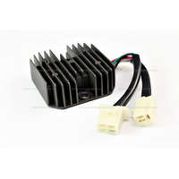 Feszültség szabályzó 6 vezetékes 12V 15A DC tip 7