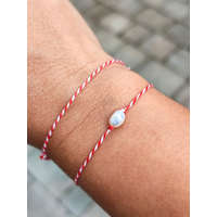 Piros-fehèr tenyèsztett gyöngyös szerencse karkötő