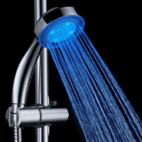 NapiKütyü Hőre színváltós LED zuhanyfej
