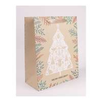 Ajándéktasak, karácsonyi, natúr, fehér fenyőfa mintás (18x23cm)