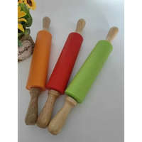 Szilikon sodrófa,nyújtófa fa nyéllel 41 cm