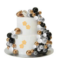 Gömb fekete-fehér-arany-ezüst színű különböző méretű tortadísz 36 db/csomag