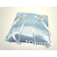 Kék gyűrűpárna csipkével, szalaggal és gyönggyel