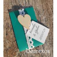 Virágmag papírtasakban faszívvel és csipkével díszítve