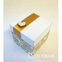  Dobozos esküvői meghívó mintás dobozban, kis fa szívecskével 7x7 cm