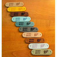 Bőr hatású "Hand Made" cimke, vegyes színekben - 10db/csomag