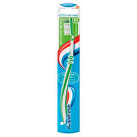 Aquafresh Everyday Clean fogkefe közepesen erős sörtékkel