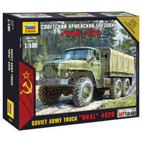 Zvezda Zvezda Soviet Army Truck &#039;Ural&#039; 4320 makett 1:100 (7417Z)