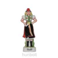 Hunbolt Hollókői lány, népi ruhában- miniatűr kézzel festett porcelánfigura