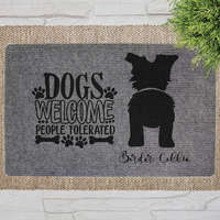  "Dogs Welcome" Border Collie szöveges lábtörlő szürke háttérrel (60 x 40 x 0,2 cm)