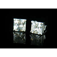  Fehérarannyal bevont férfi fülbevaló négyzet alakú szimulált gyémánttal ( 8 mm-es ) 1 pár (0622.)