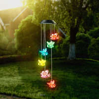 Garden of Eden Felakasztható szolár lámpa - méhecske - RGB LED-del - 78 x 12,5 cm