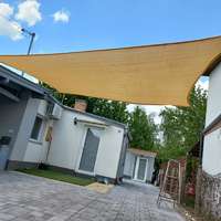 Napvitorla négyszög alakú. Átmérő: 4,24 méter 3 x 3 m