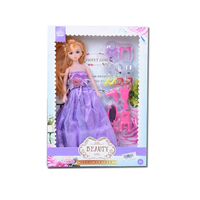 Magic Toys Hercegnő baba lila ruhában 30cm