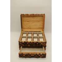 Egyéb Óratartó doboz 8 óra számára + 2 tárolóval