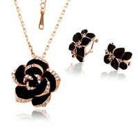 MariaKing Rózsa motívumos vintage nyaklánc és fülbevaló szett, rose gold-fekete