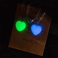 MariaKing Sötétben világító szív alakú páros nyaklánc, 45 cm