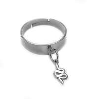 MariaKing Kígyós charmos állítható méretű gyűrű, ezüst színű, választható szélességben