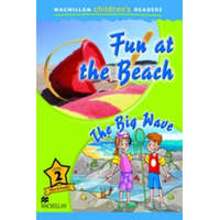  Macmillan Children's Readers Fun at the Beach Level 2 – PASCOE J
