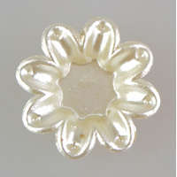 Akril gyöngy virág minta 20 mm - 10 db/cs, gyöngy fehér