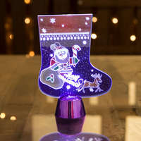 Family Family Karácsonyi asztali LED dekor - fényes talppal - csizma - lila - 15 cm (55997B)