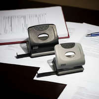 MOS MOS 7830 irodai lyukasztó szürke (30 lapos)