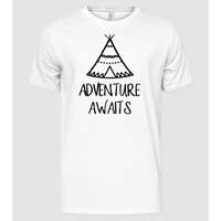 Pólómánia Adventure awaits teepee - Férfi Alap póló