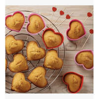  12 db Szív alakú szilikon muffin forma, cupcake forma, 12 db díszített pálcika