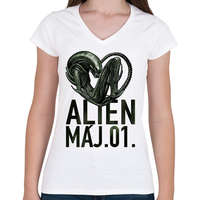 printfashion alien május 1 - Női V-nyakú póló - Fehér