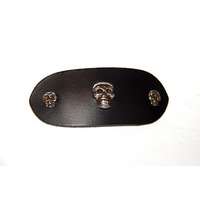 Bőr hajcsat fém koponya dísszel