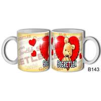 Szerelmes bögre, plüss kutya, nagy szív, szeretlek