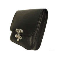 Fekete bőr övtáska, egyfakkos, horgas csatos, kisebb, álló