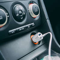 M.N.C Autós szivargyújtó adapter 2 USB aljzattal - 2,4 A - Fehér