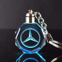  Mercedes világító kulcstartó - lézergravírozott
