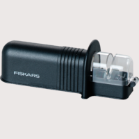 Fiskars FISKARS ESSENTIAL ROLL-SHARP KÉSÉLEZŐ FEKETE