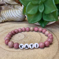 Egyedi névvel gravírozott Rodonit ásvány karkötő 8 mm