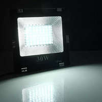  30 CREE LED, 30W kültéri SLIM LED reflektor