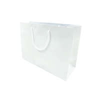 Zsinórfüles papírtáska 32x12x23 cm (fekvő) fehér