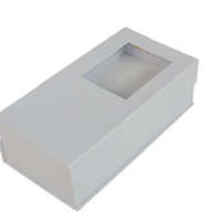 Doboz nyitható ablakos tetővel fehér M8,5x28x14cm