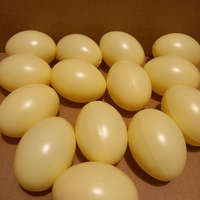RM Műanyag tojás 6cm pasztell sárga