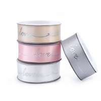 Szatén szalag fémes mintával Love - 13,5 m