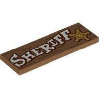 LEGO® Közép bőrszín LEGO Csempe 2 x 6 fehér „SHERIFF”, arany csillag és vörösesbarna famintás vonalak mintával