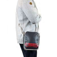 MUSTÁNG MUSTANG Boston kis álló férfi válltáska- Kék-fehér-piros 45.107402