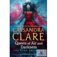  Queen Of Air And Darkness (Paperback)