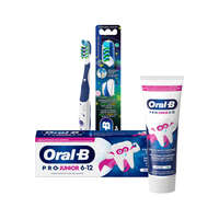 Oral-B Oral-B Junior fogkefe + fogkrém 6-12 éveseknek